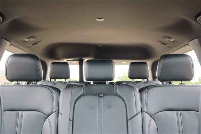 2023 Jeep Wagoneer Base