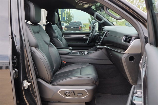 2023 Jeep Wagoneer Base