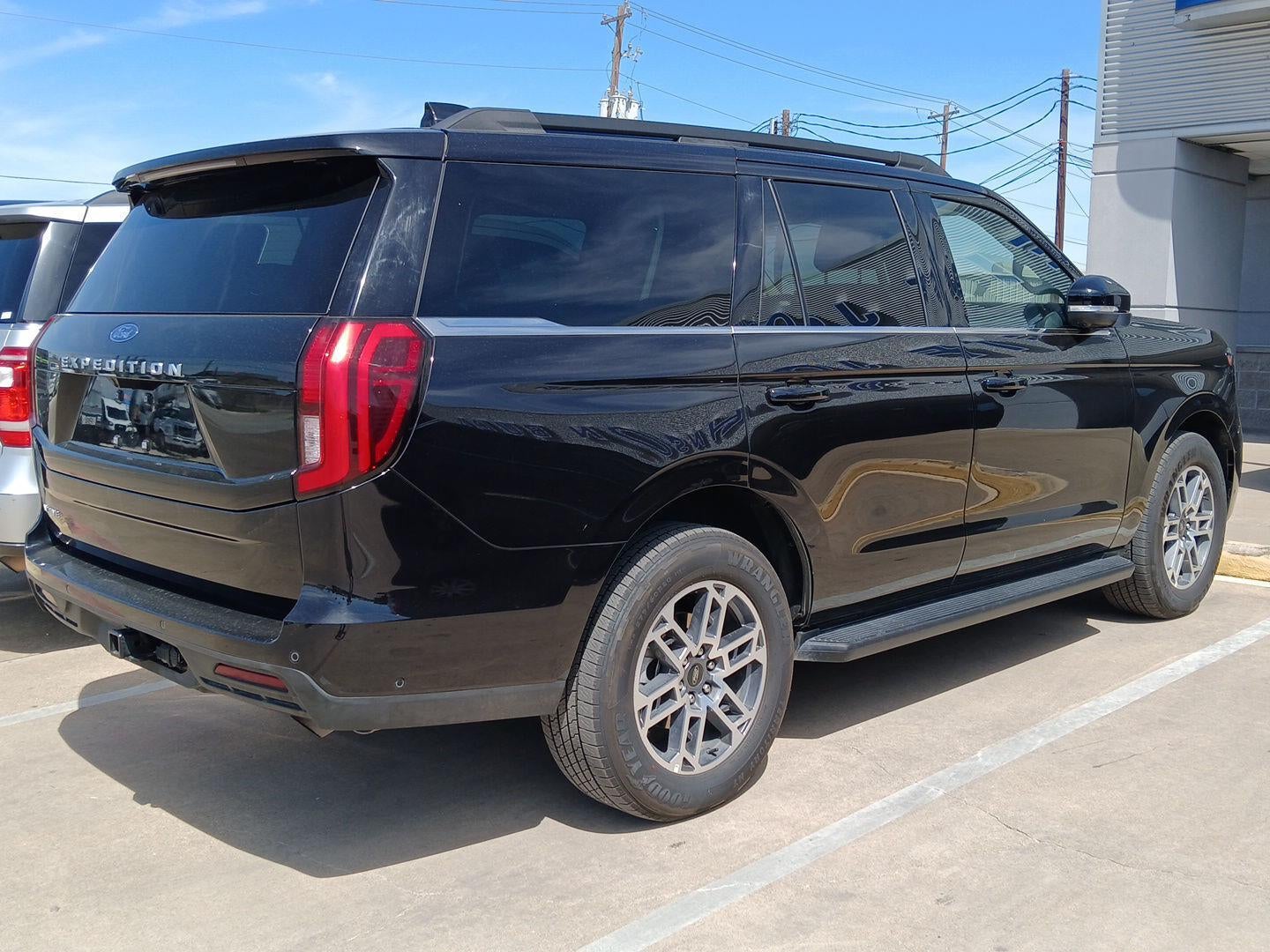 2025 Ford Expedition Active