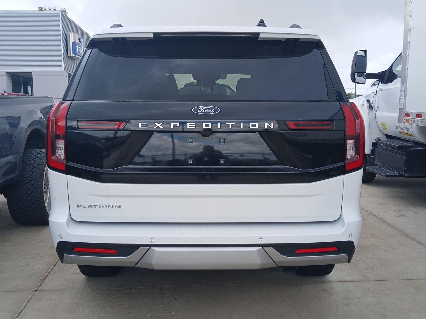 2025 Ford Expedition Platinum