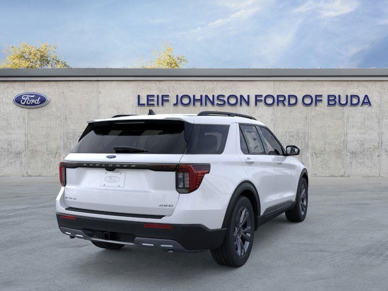 2026 Ford EXPLORER XLT