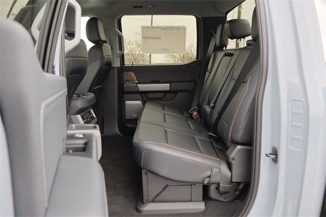 2026 Ford Super Duty F-450 Lariat DRW