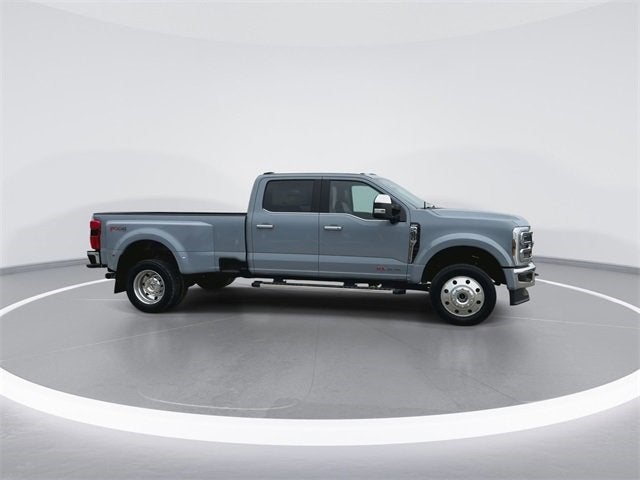 2026 Ford Super Duty F-450 Lariat DRW