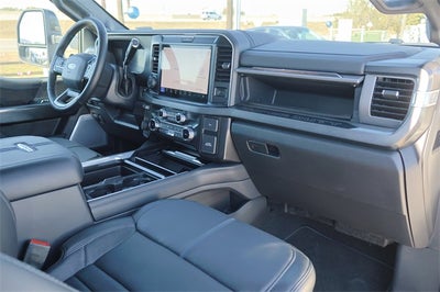 2025 Ford Super Duty F-450 Platinum DRW