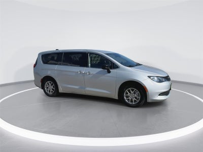 2024 Chrysler Voyager LX