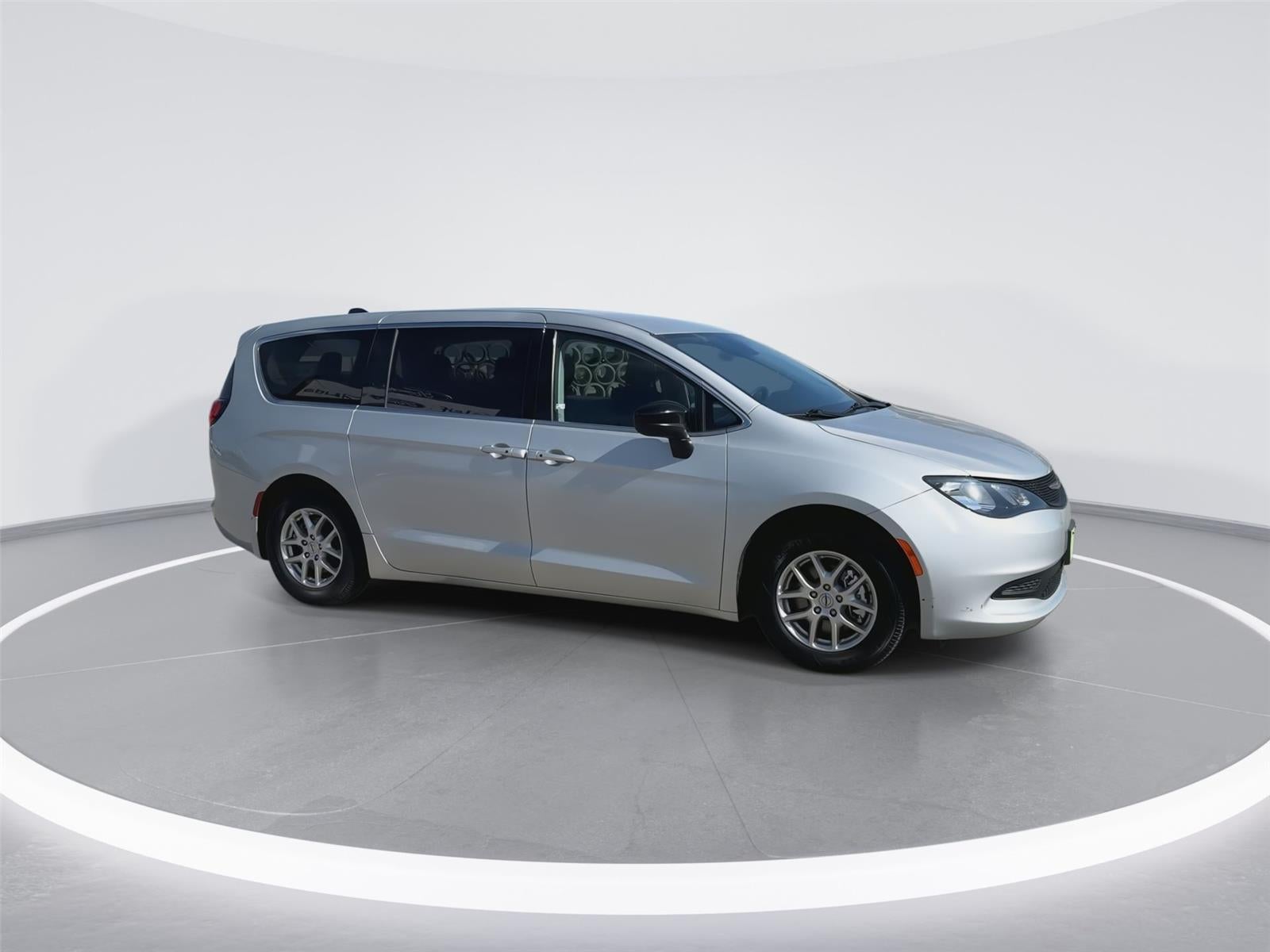 2024 Chrysler Voyager LX