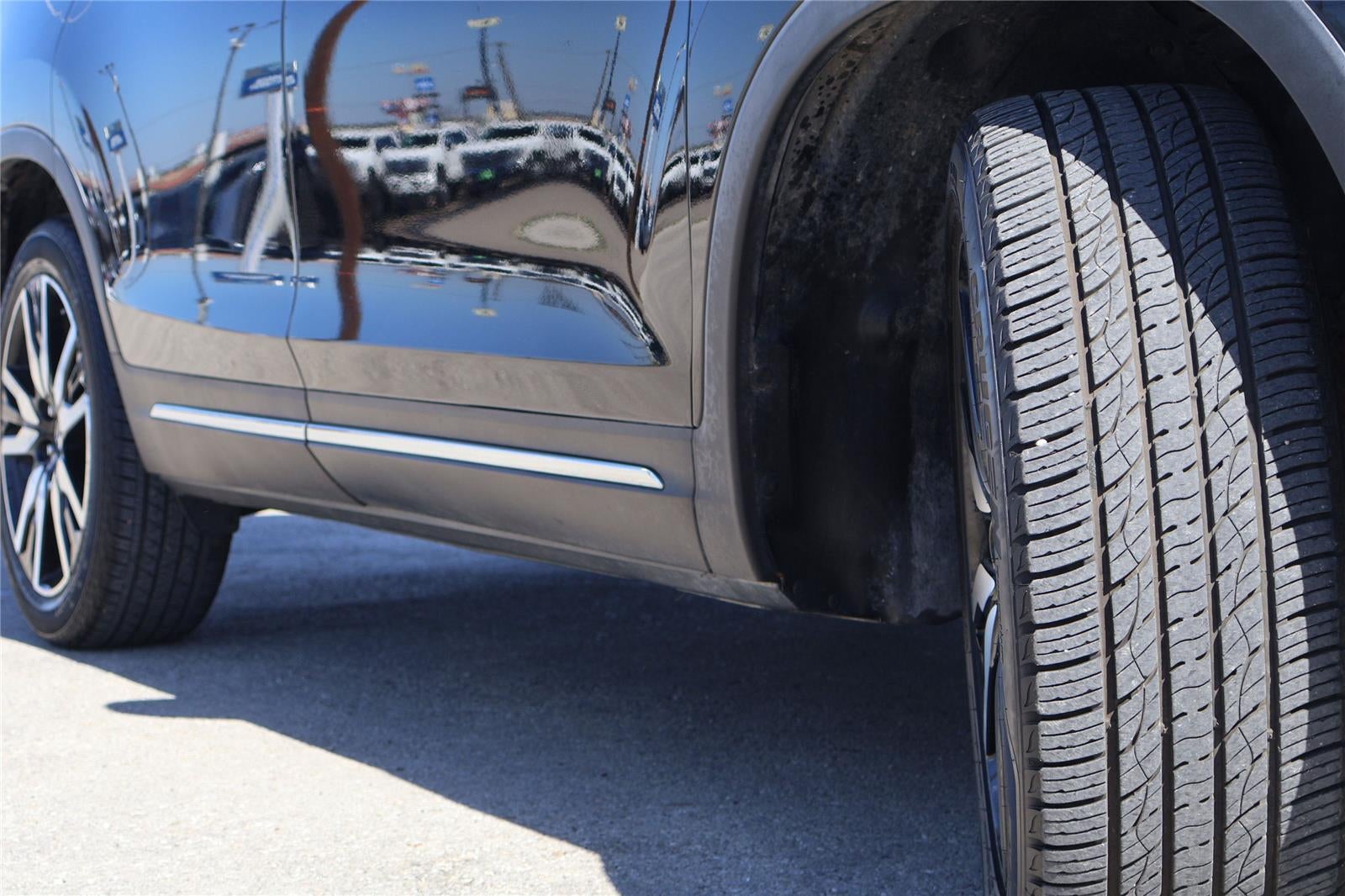 2020 Honda Pilot Touring w/Rear Captain's Chairs