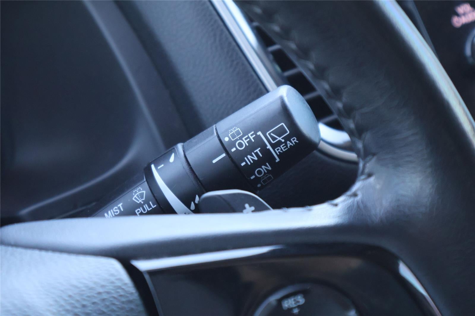 2020 Honda Pilot Touring w/Rear Captain's Chairs