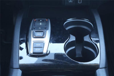 2020 Honda Pilot Touring w/Rear Captain's Chairs