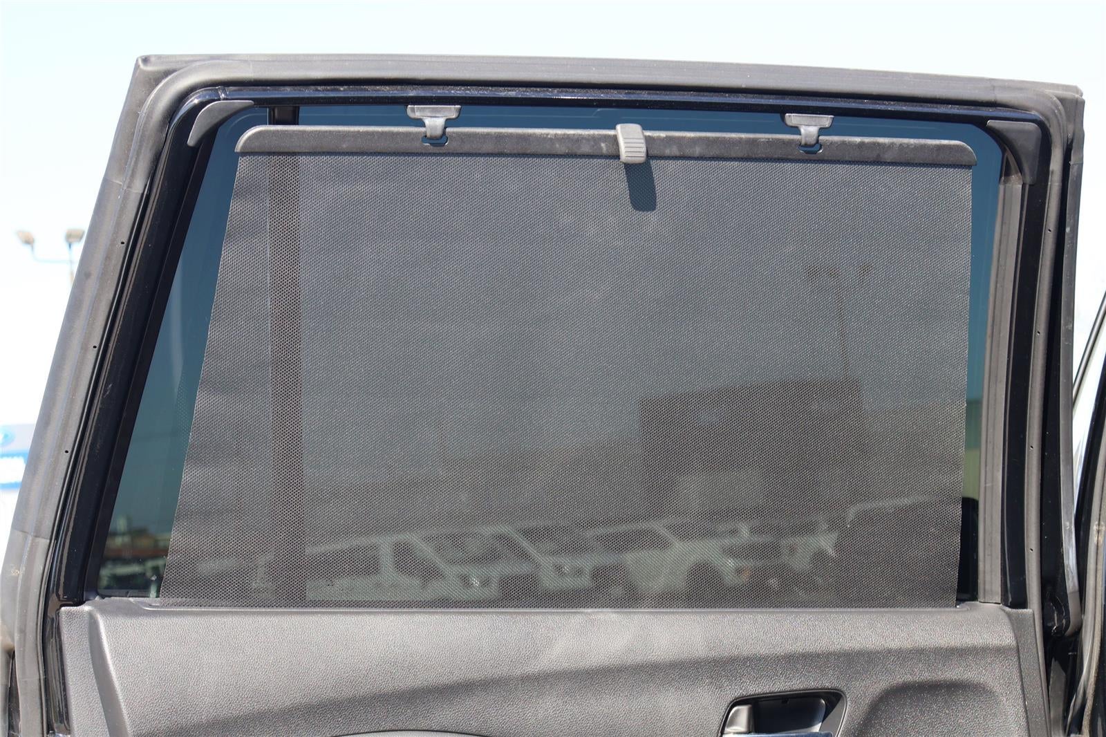 2020 Honda Pilot Touring w/Rear Captain's Chairs