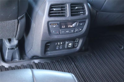 2020 Honda Pilot Touring w/Rear Captain's Chairs