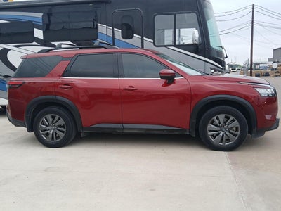 2022 Nissan Pathfinder SV