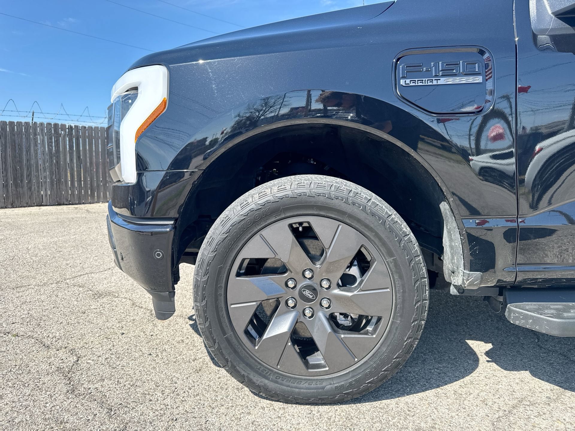 2023 Ford F-150 Lightning Lariat