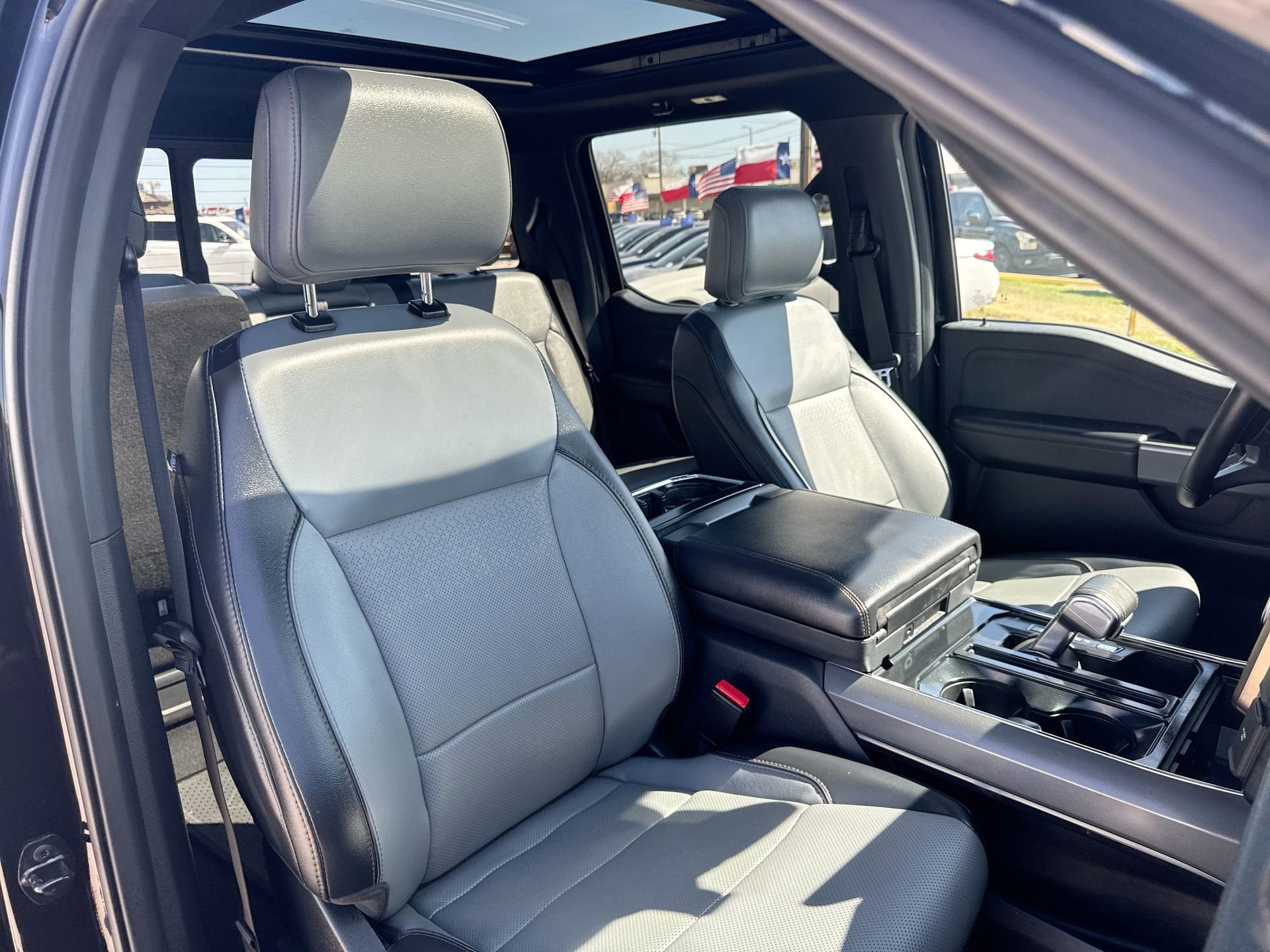 2023 Ford F-150 Lightning Lariat