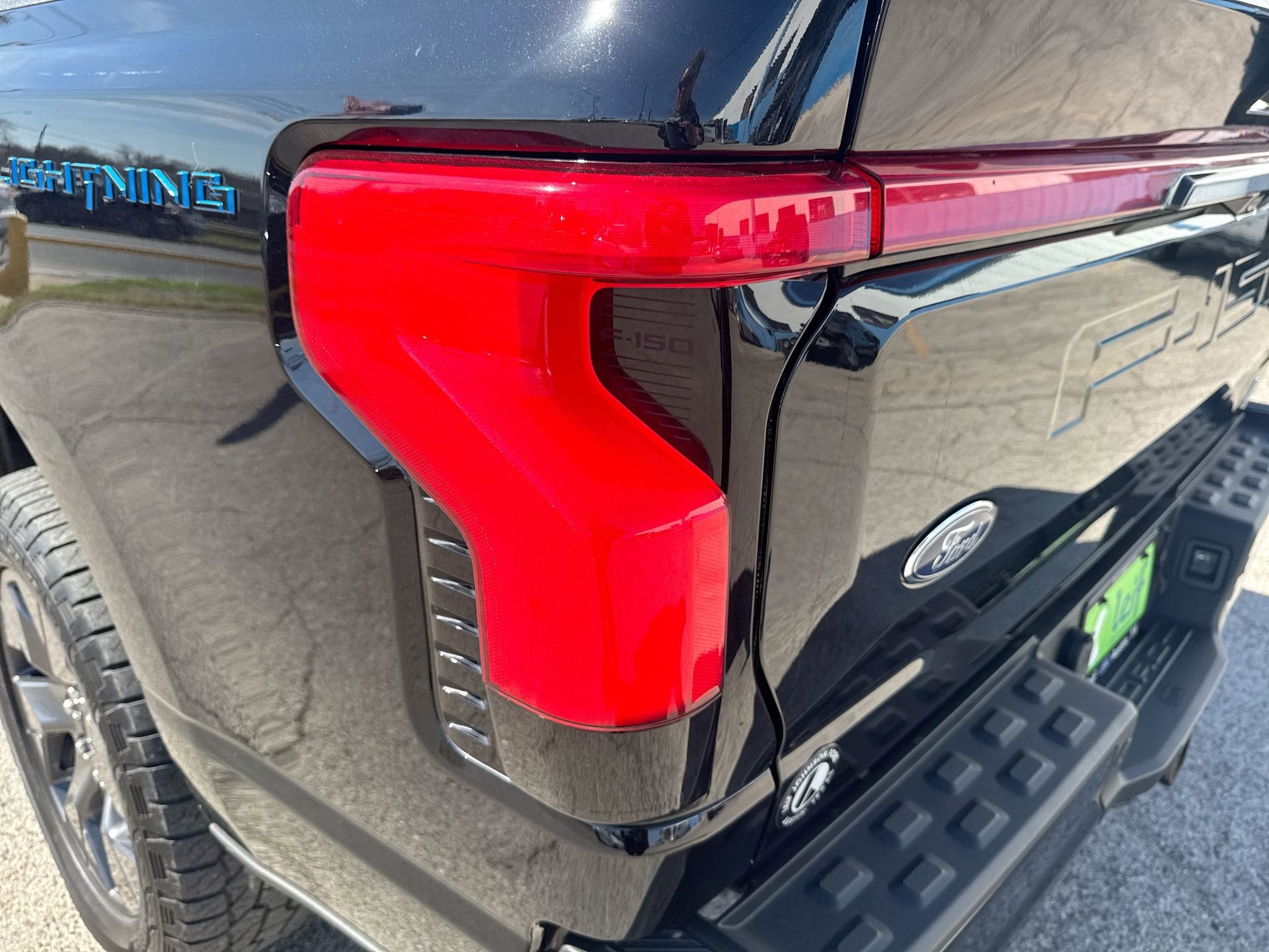 2023 Ford F-150 Lightning Lariat