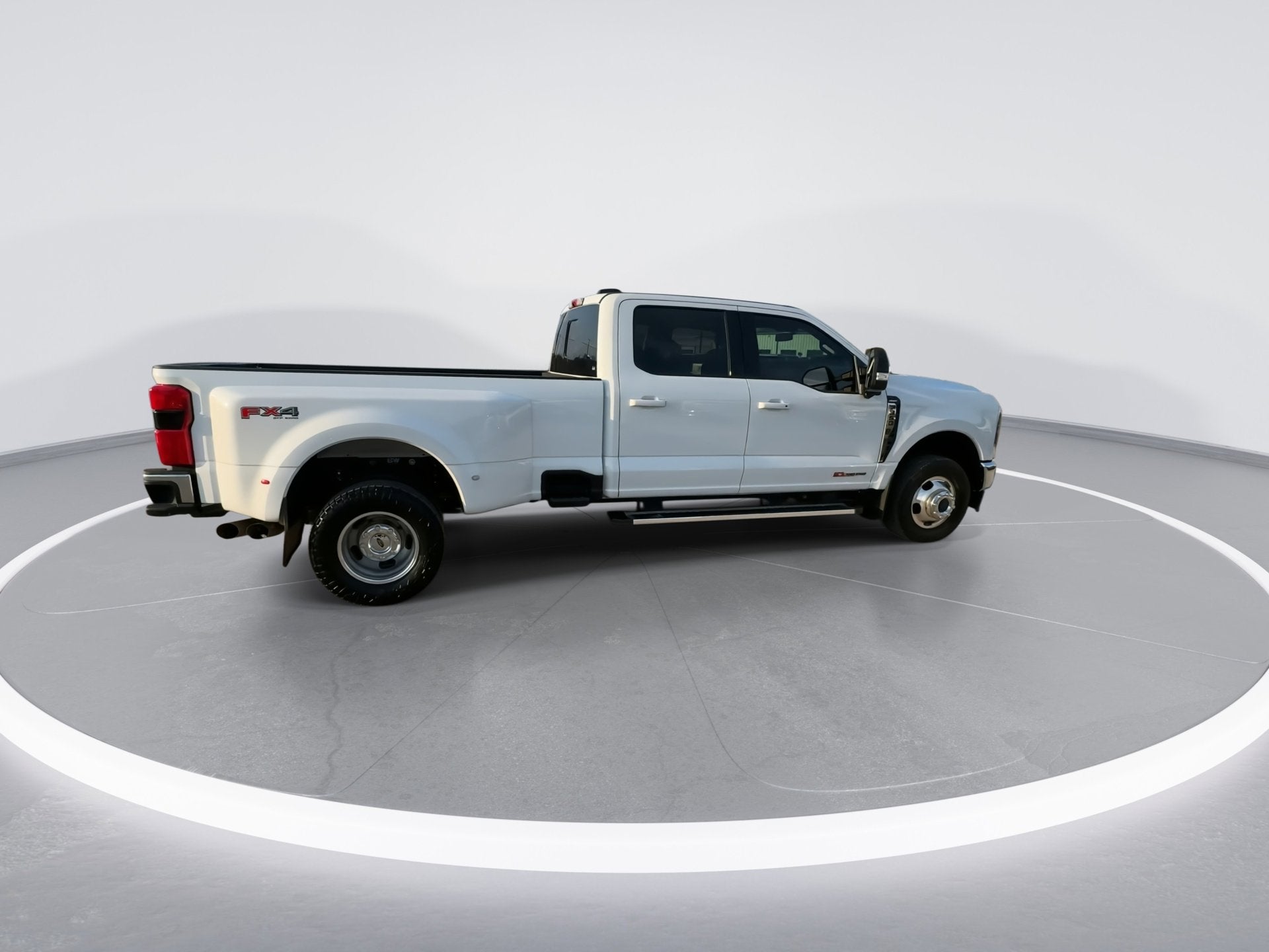 2024 Ford Super Duty F-350 Lariat