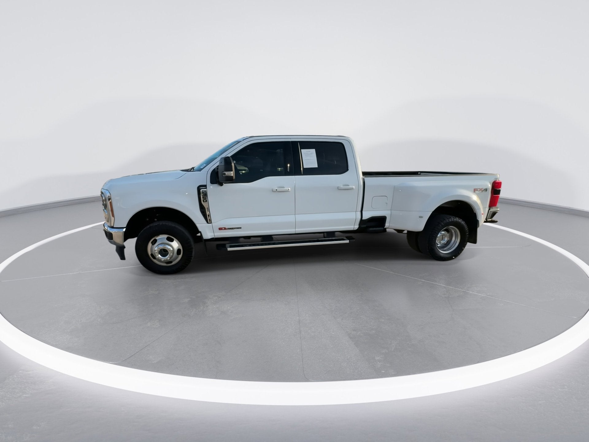 2024 Ford Super Duty F-350 Lariat