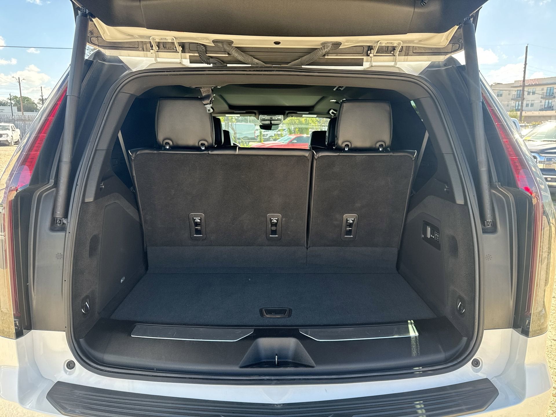 2023 Cadillac Escalade Sport