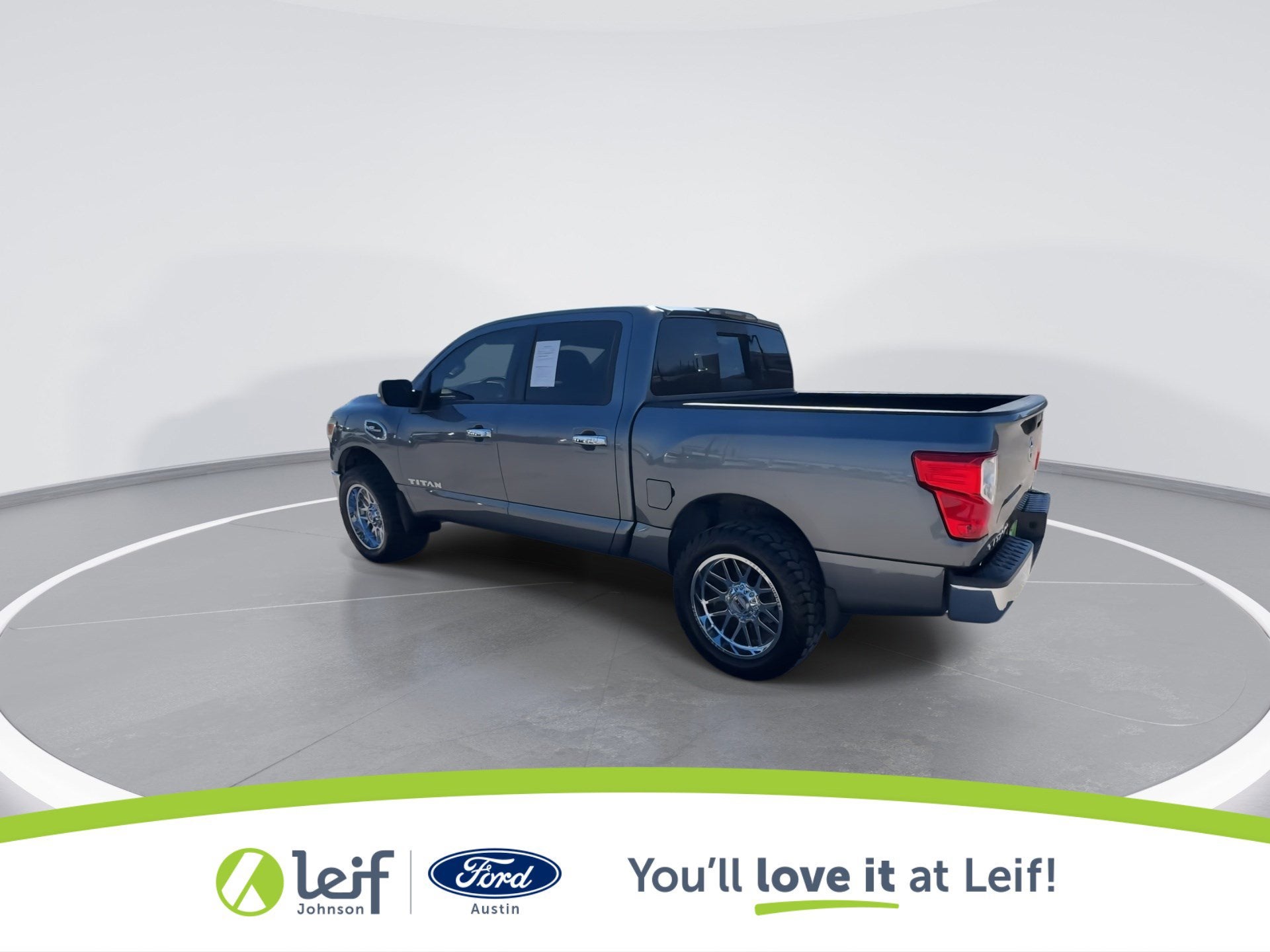 2017 Nissan Titan SV