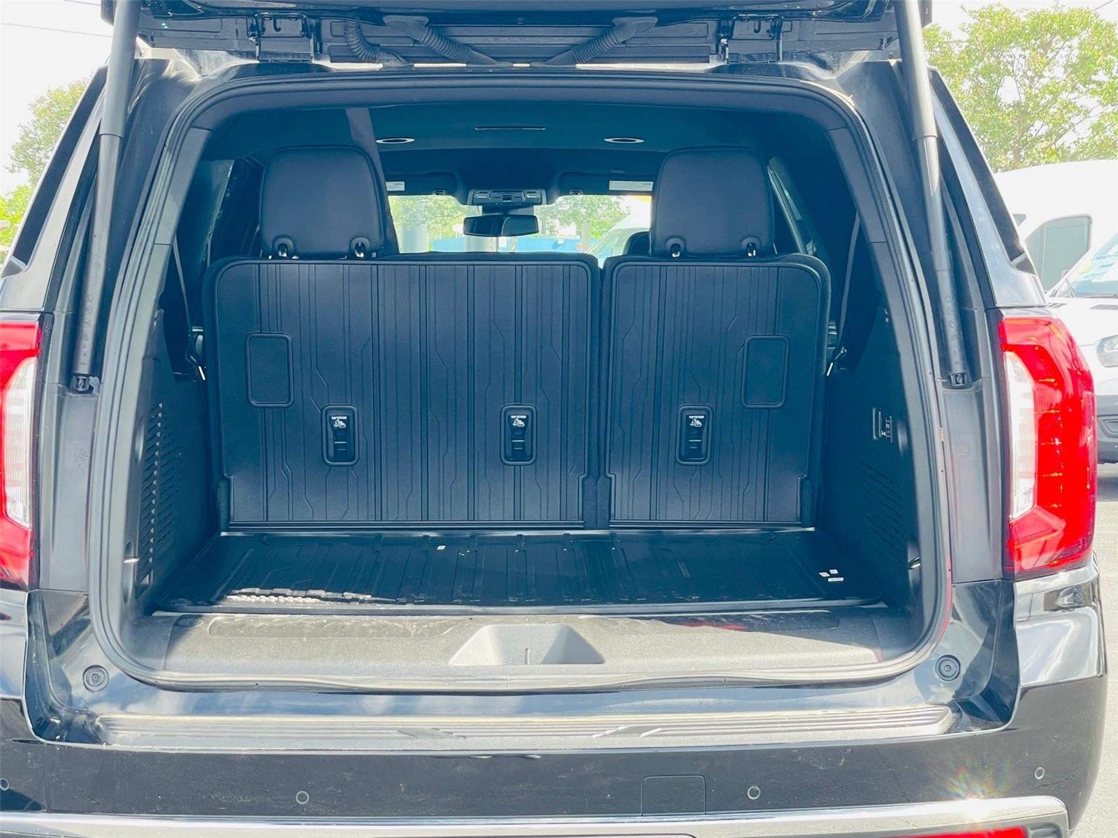 2024 GMC Yukon XL SLT