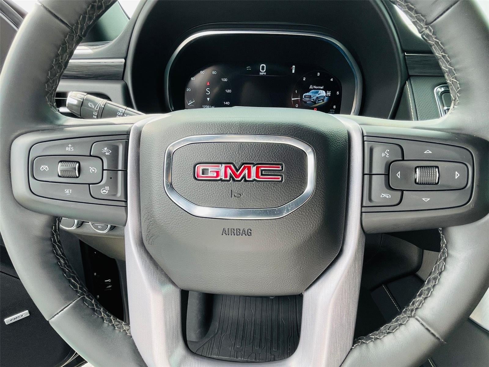 2024 GMC Yukon XL SLT