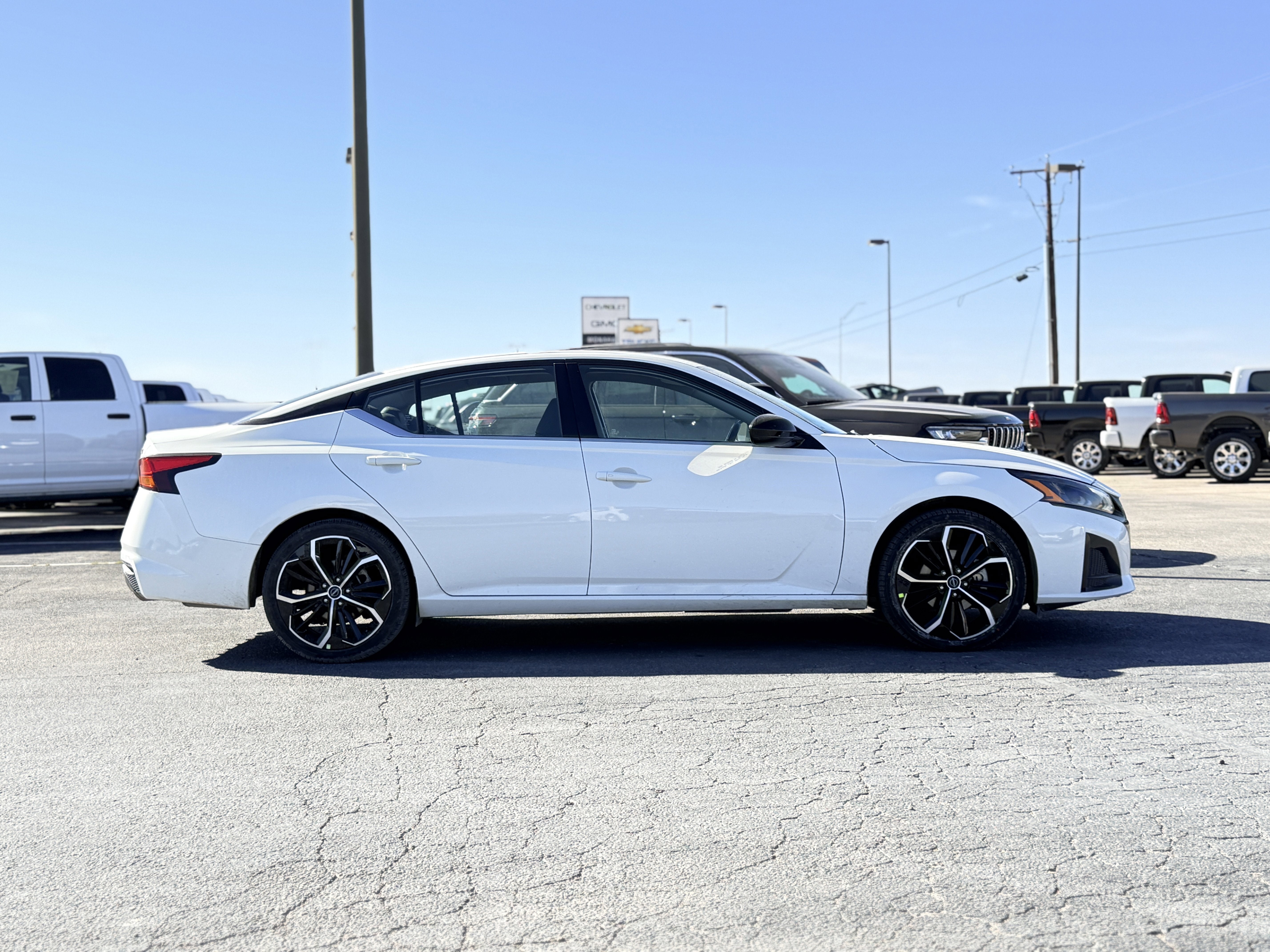 2024 Nissan Altima SR FWD